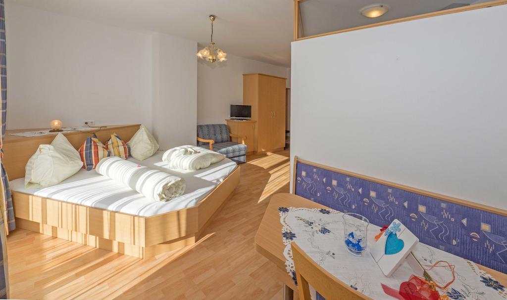 Hotel Haus Schluder - Familie Stanitzer Weissensee Zimmer foto
