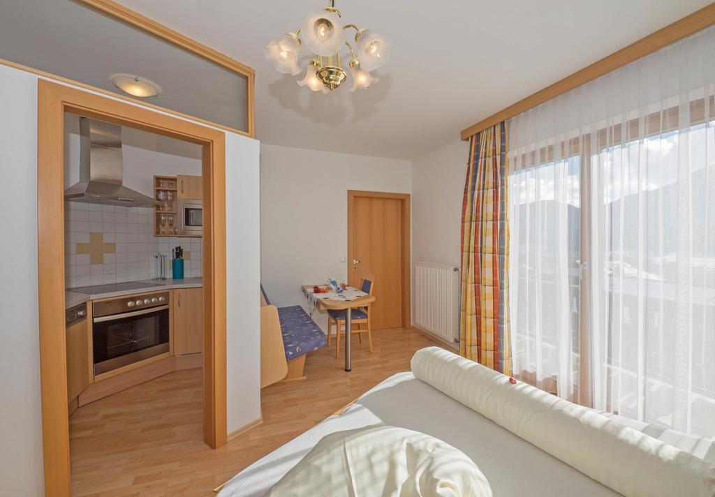 Hotel Haus Schluder - Familie Stanitzer Weissensee Zimmer foto