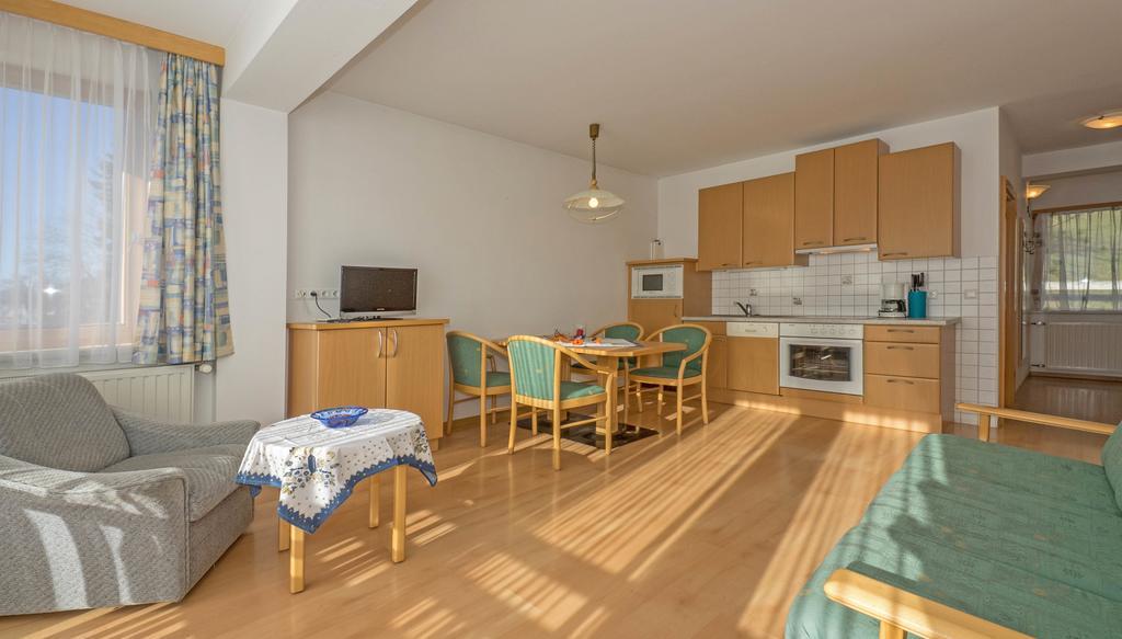 Hotel Haus Schluder - Familie Stanitzer Weissensee Zimmer foto