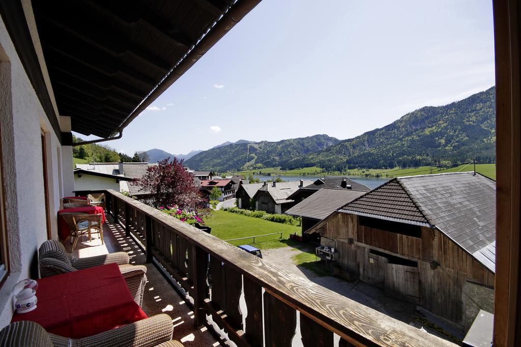 Hotel Haus Schluder - Familie Stanitzer Weissensee Zimmer foto